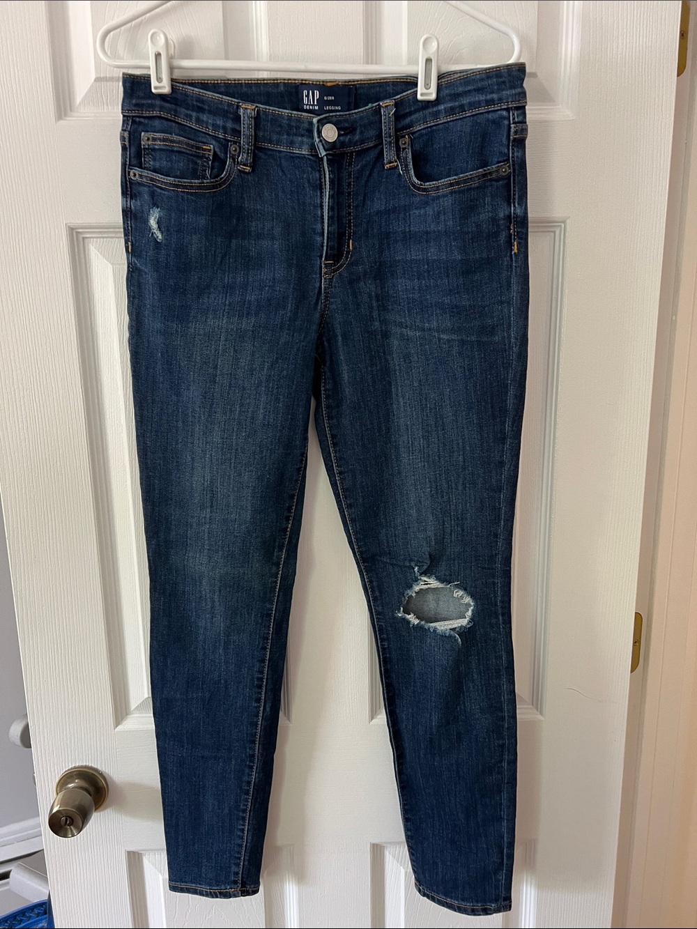 *FINAL OFFER* GAP Women's Dark Indigo Skinny Jeans with Knee Distress